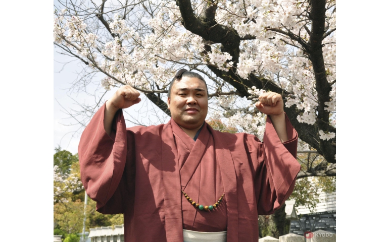 Киришима Б.Лхагвасүрэн, Хоошёорюү С.Бямбасүрэн нар арав давлаа